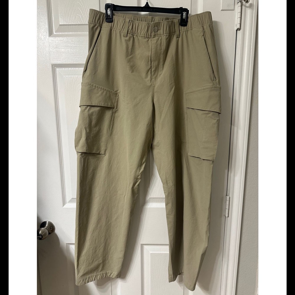 lululemon athletica Men's Cargo Pants in Light Olive